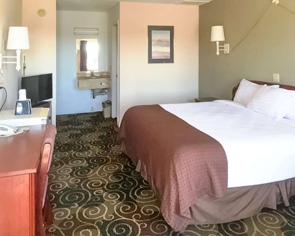 Rodeway Inn Elm Creek Room photo